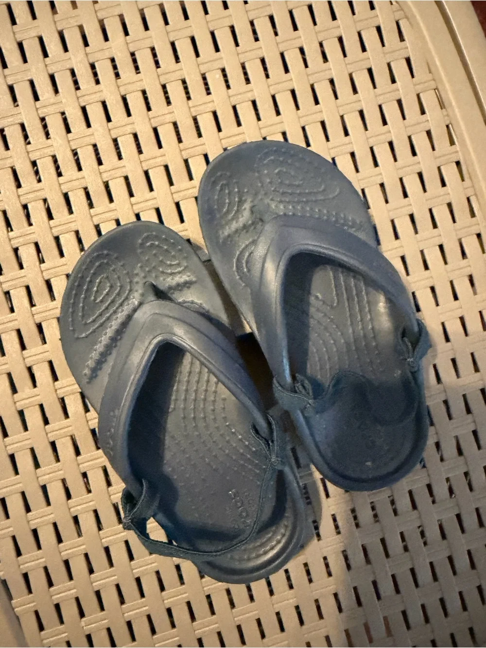 CROCS Kids Navy Blue Foam Flip Sandals with Heel Strap